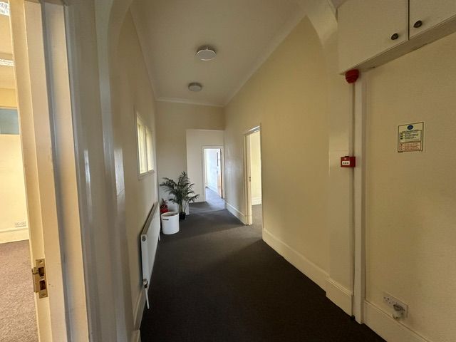 Office to rent in Rye Lane, London - Property Image 8