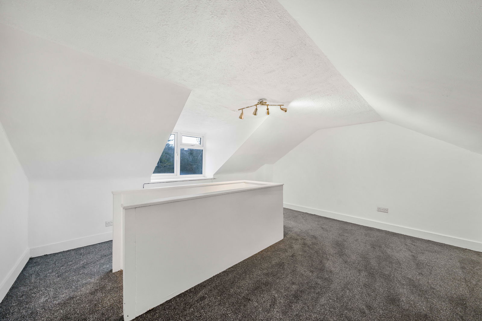 3 bed terraced house for sale in Godstone Road, Whyteleafe 12