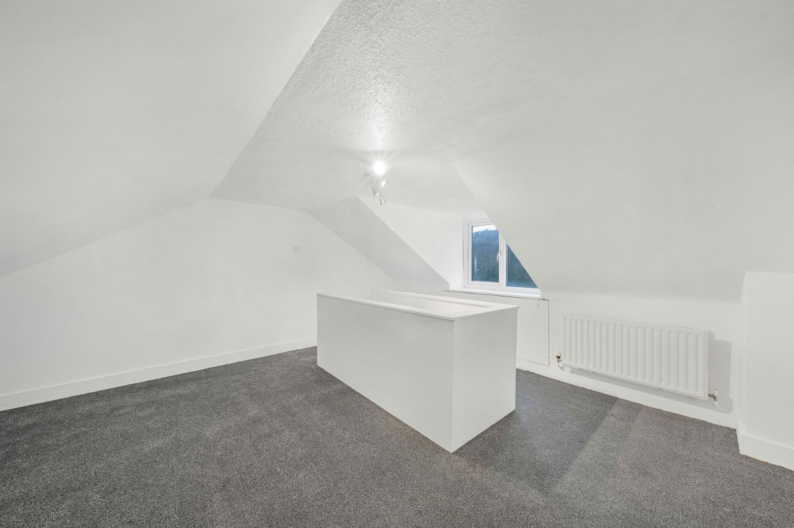 3 bed terraced house for sale in Godstone Road, Whyteleafe 11
