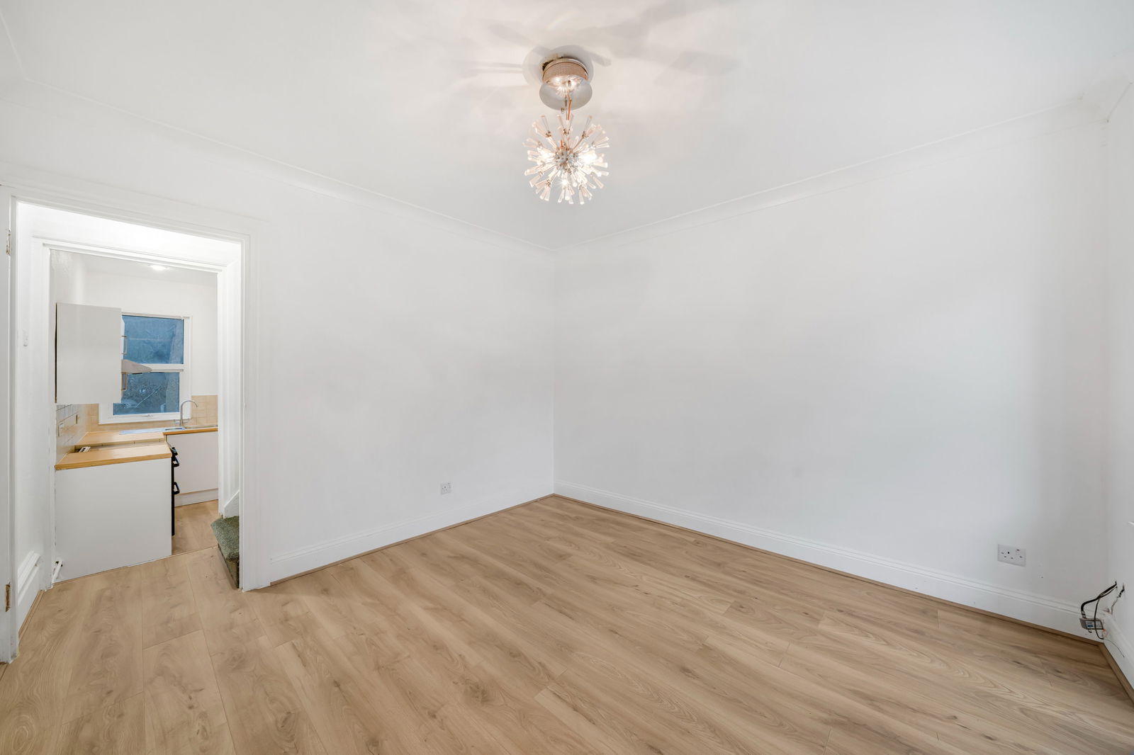 3 bed terraced house for sale in Godstone Road, Whyteleafe 1