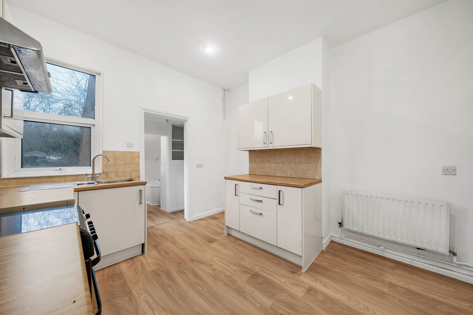3 bed terraced house for sale in Godstone Road, Whyteleafe 5