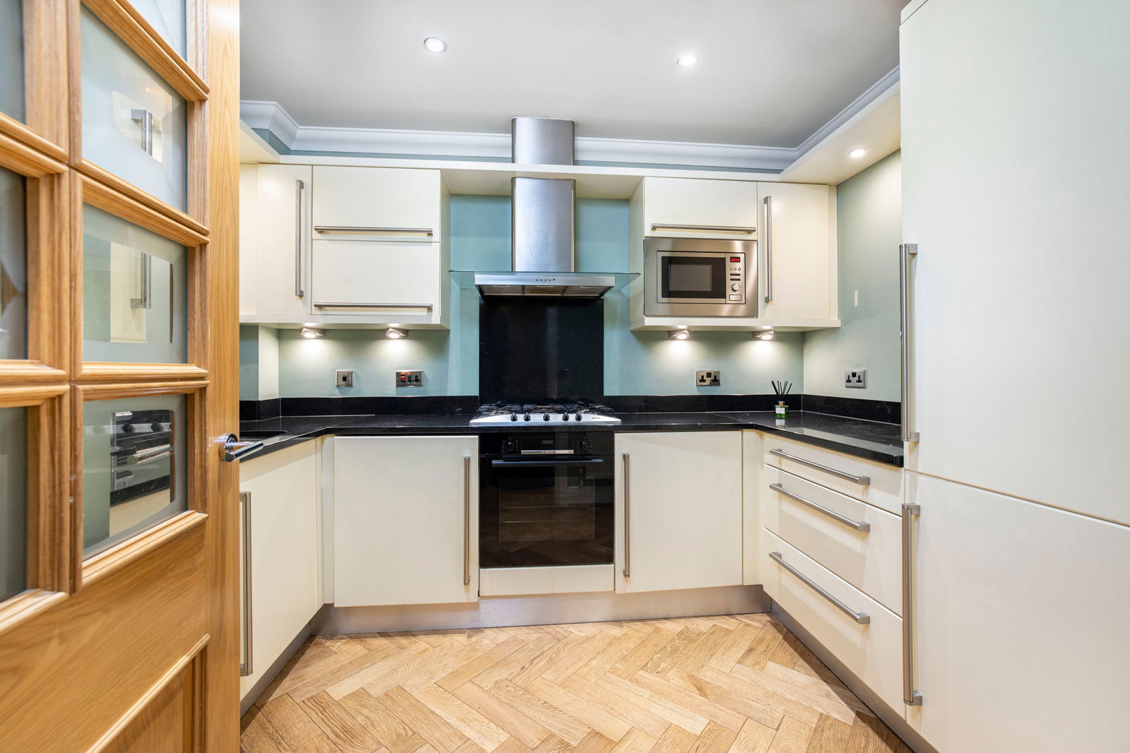 2 bed flat for sale in Beckenham Lane, Bromley 1