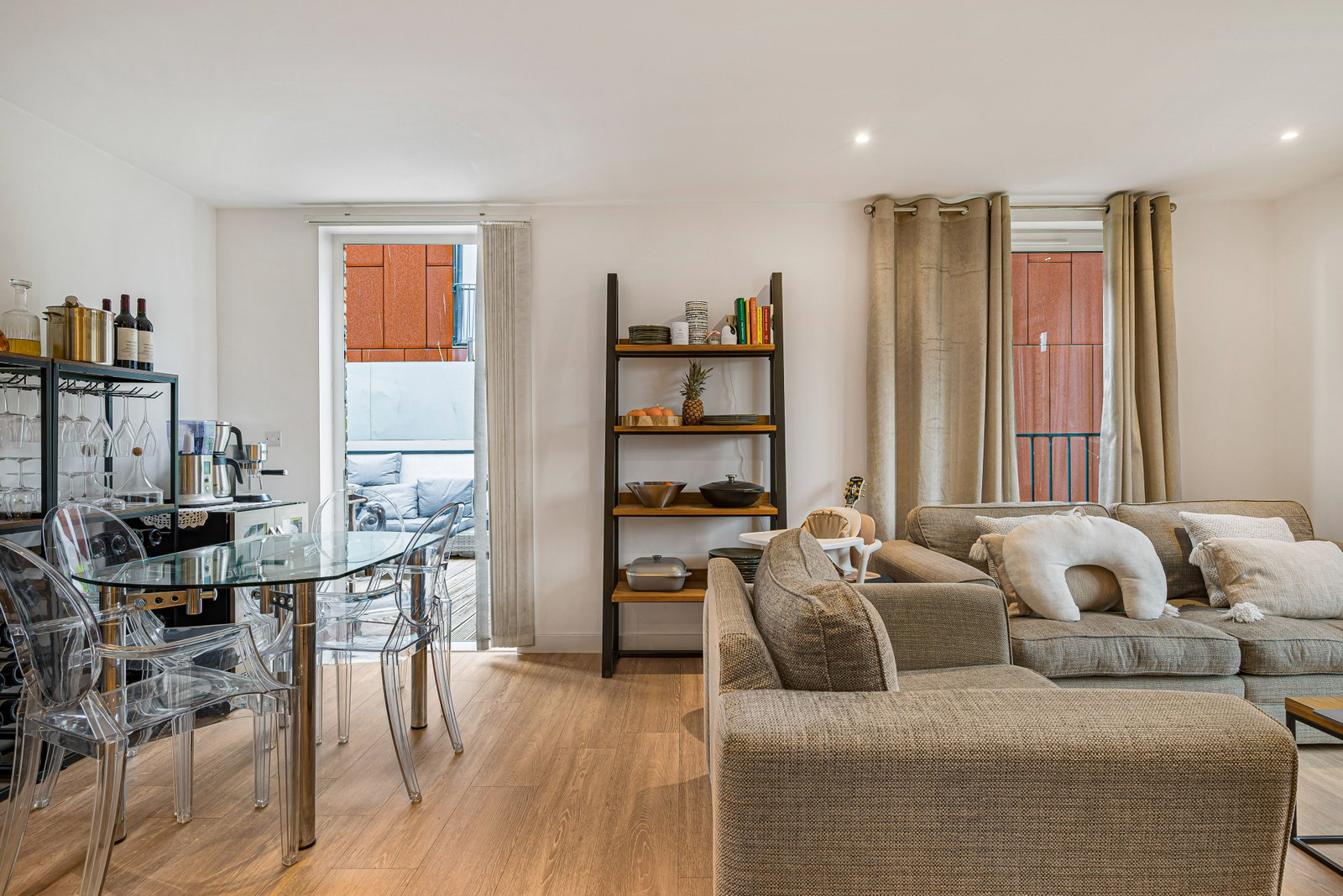 2 bed flat to rent in Mary Rose Square, London  - Property Image 5