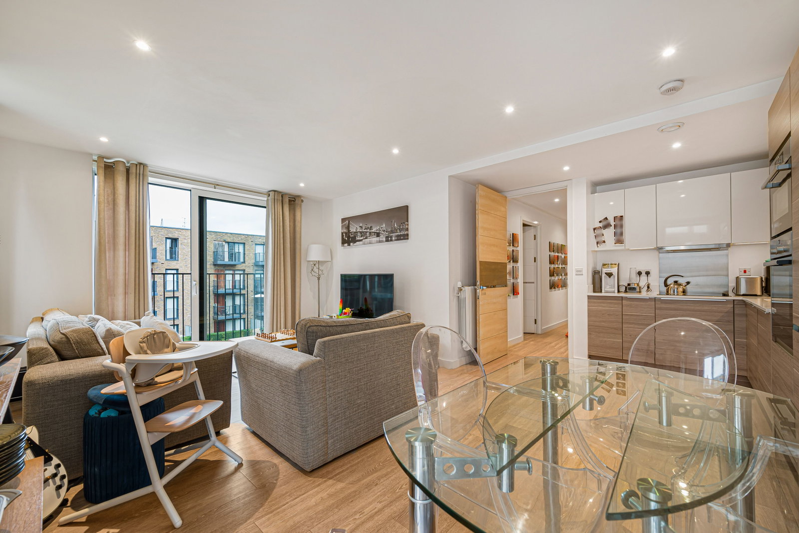 2 bed flat to rent in Mary Rose Square, London  - Property Image 3
