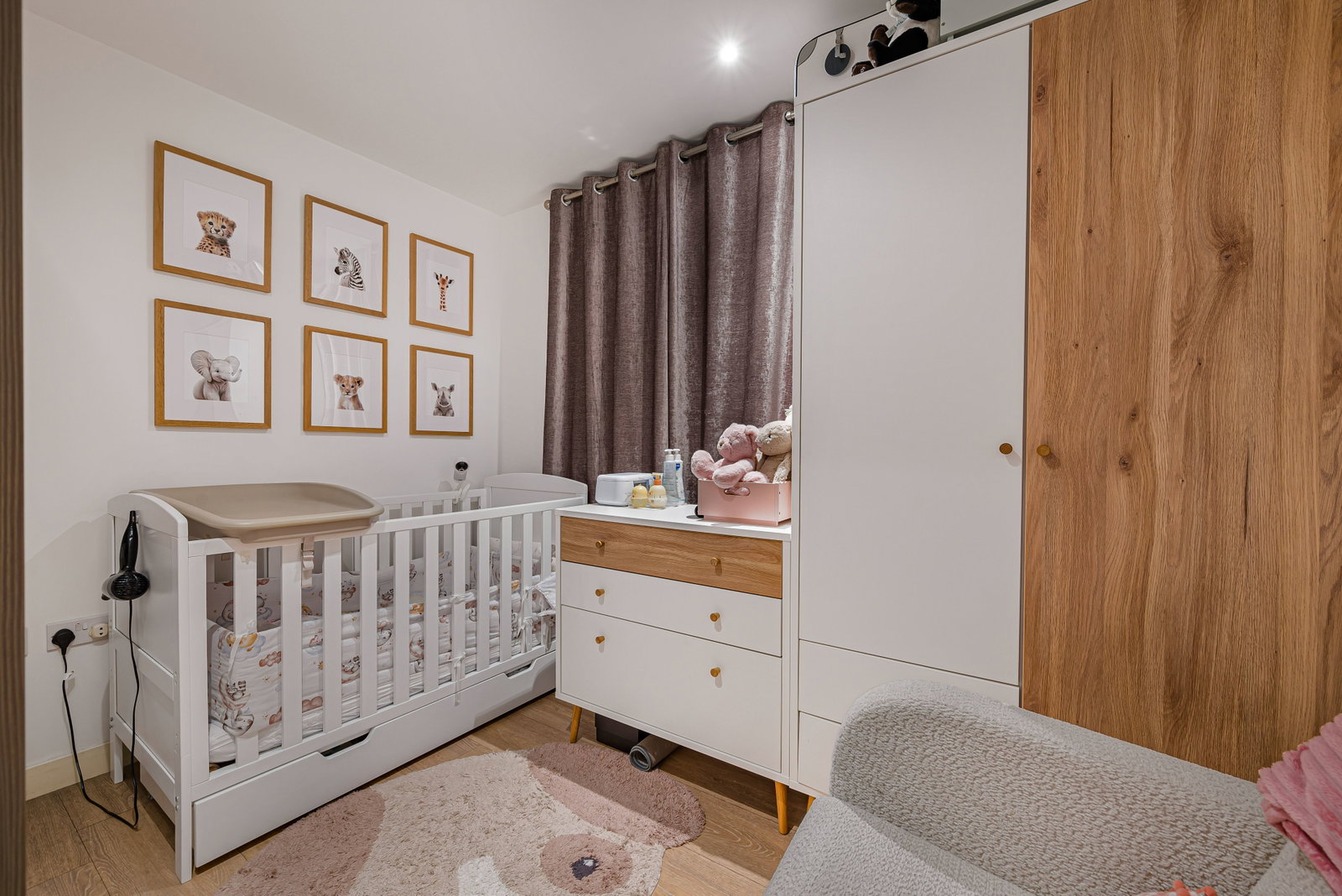2 bed flat to rent in Mary Rose Square, London 10