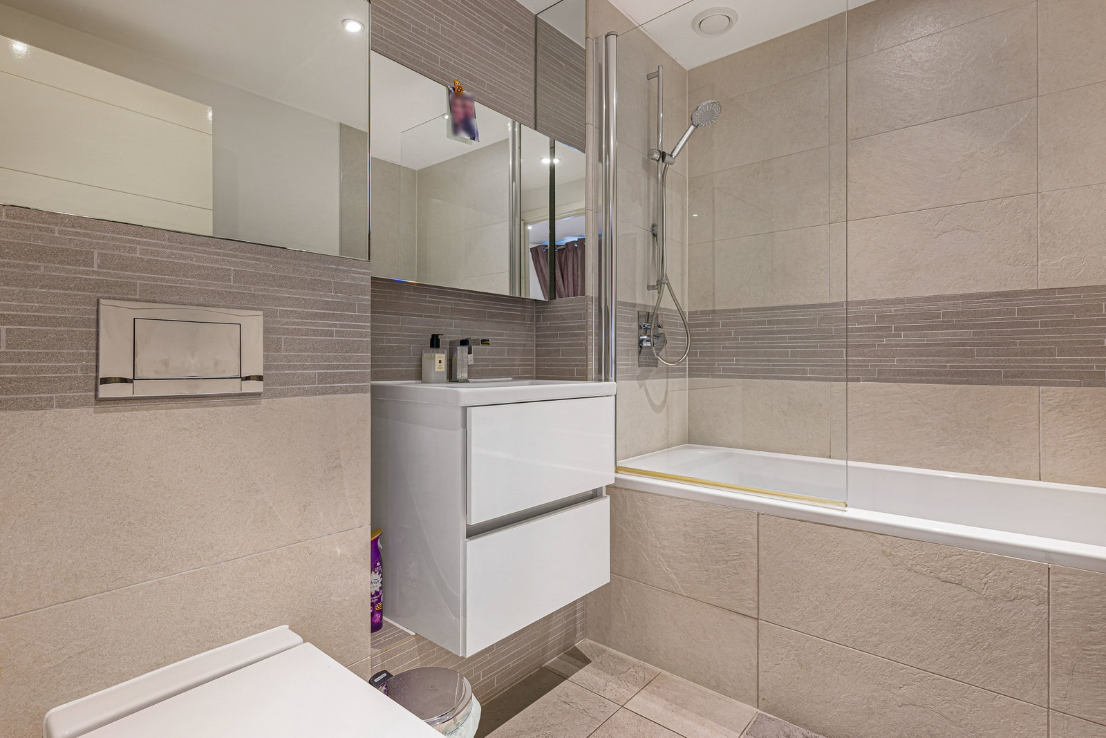 2 bed flat to rent in Mary Rose Square, London 13