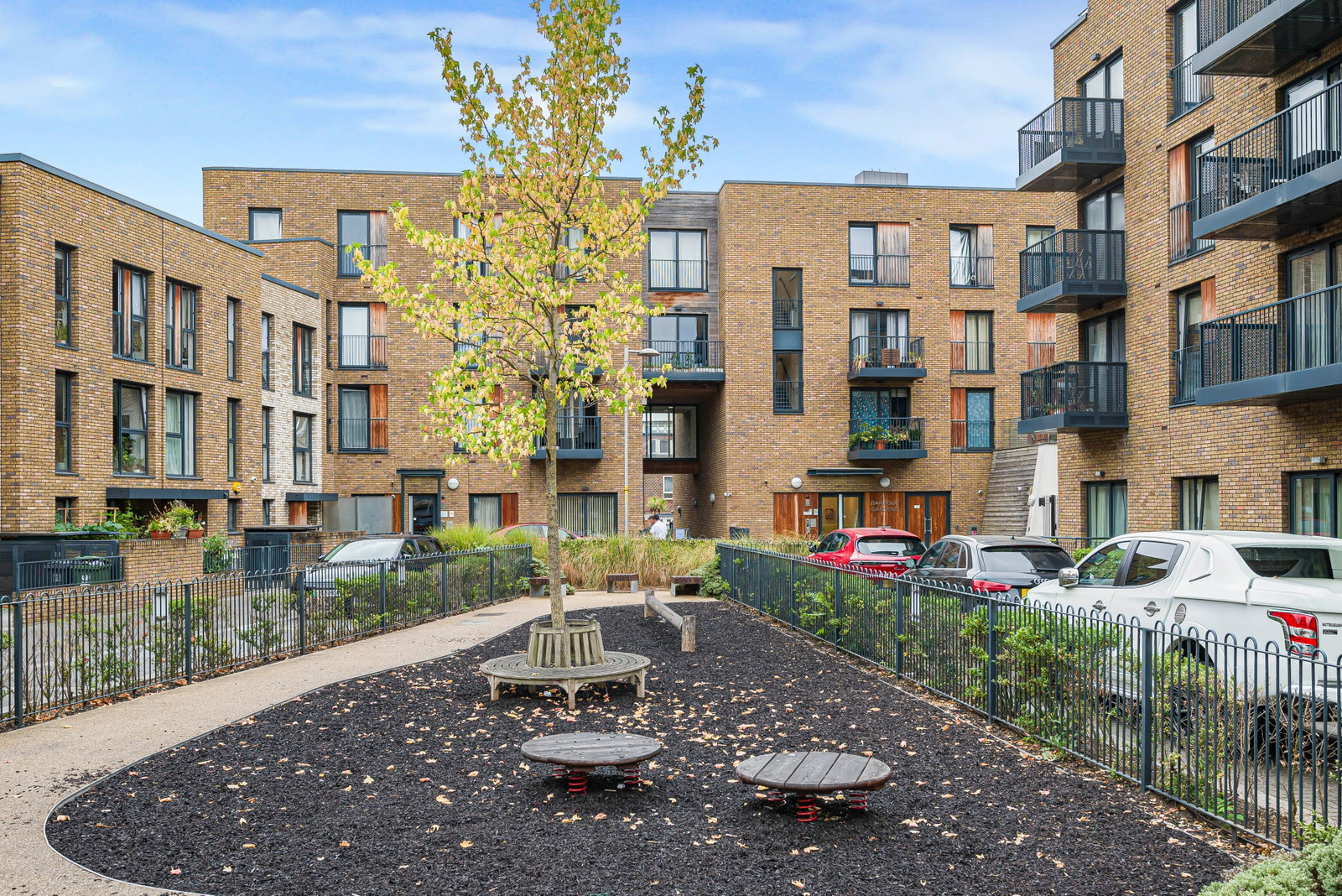 2 bed flat to rent in Mary Rose Square, London 18