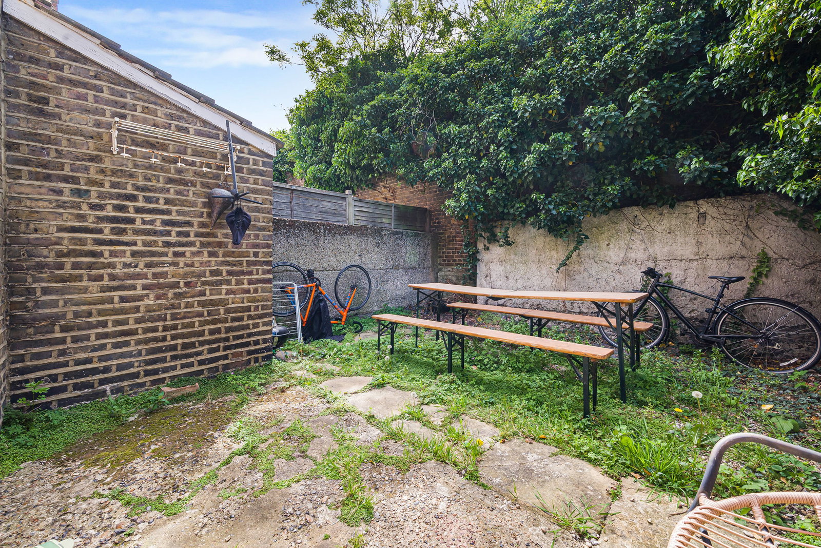 1 bed flat for sale in Glengall Road, London 11