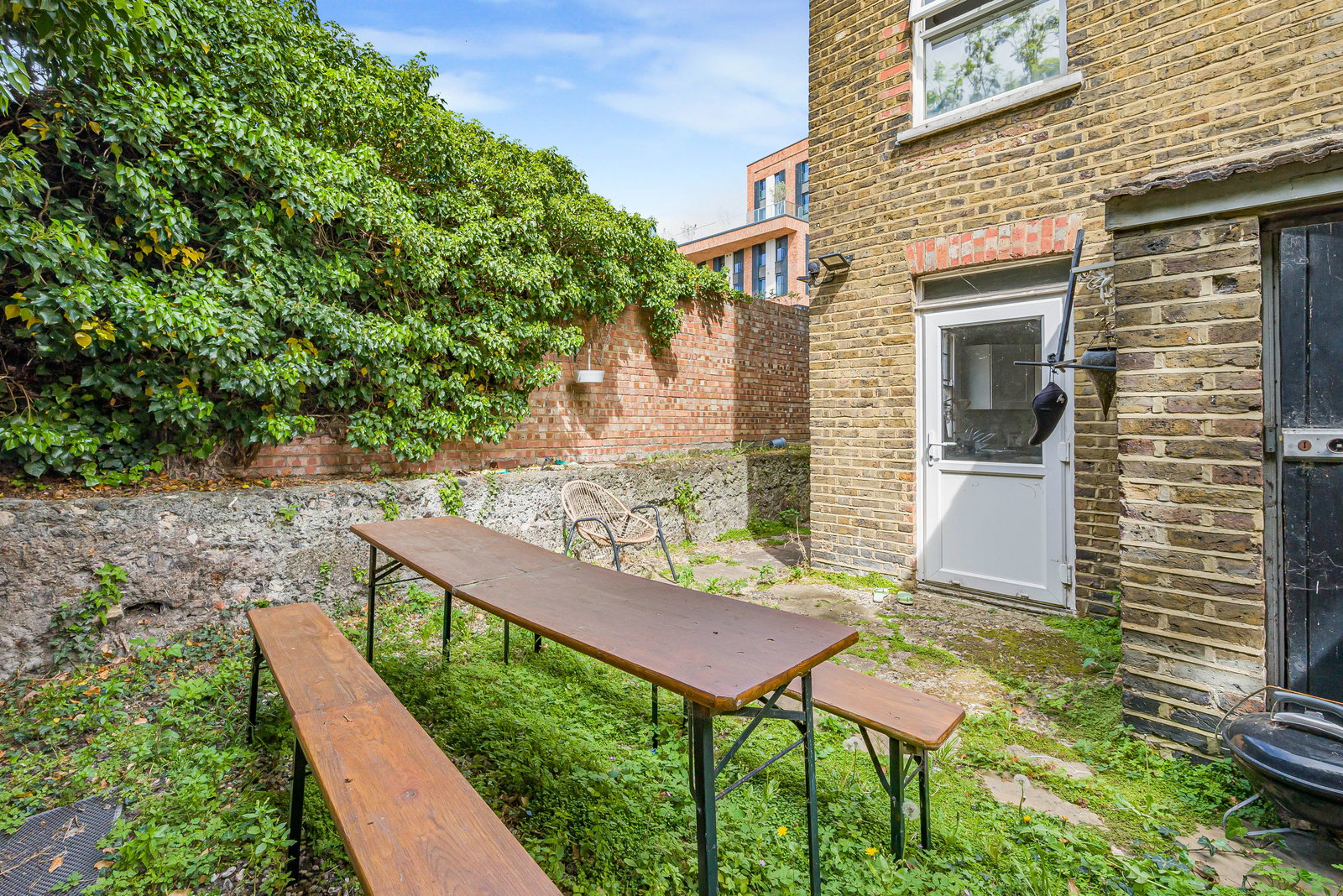 1 bed flat for sale in Glengall Road, London 12