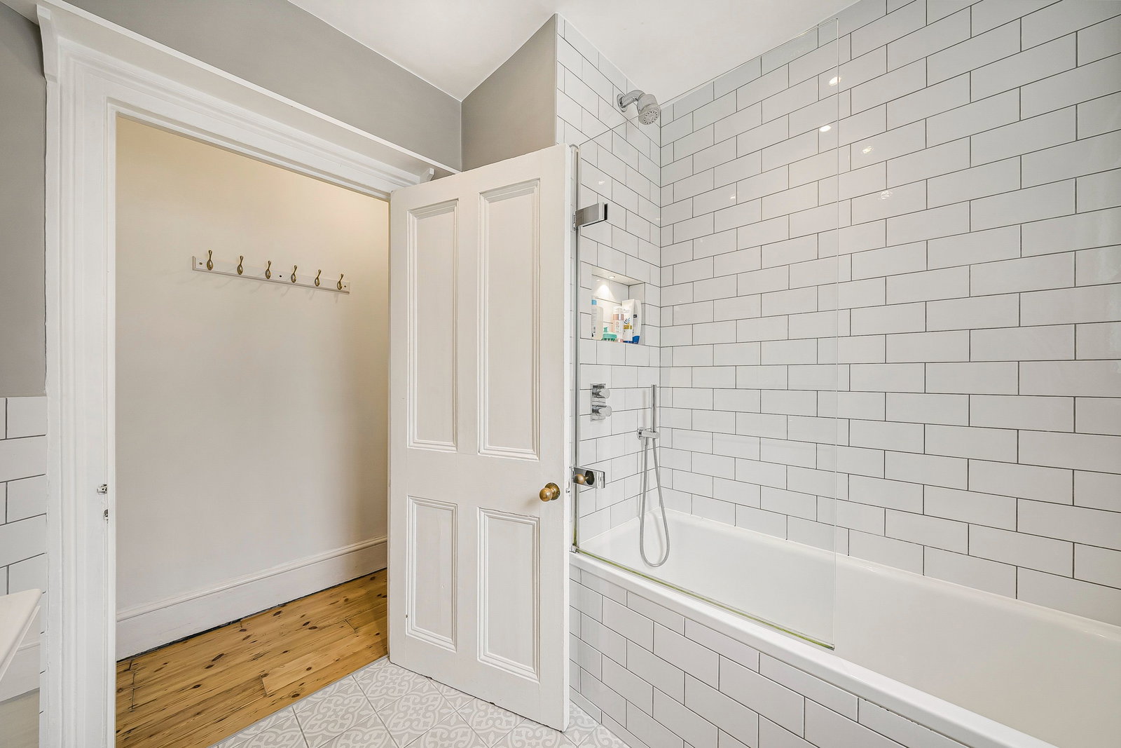 2 bed flat for sale in Ivydale Road, London 8