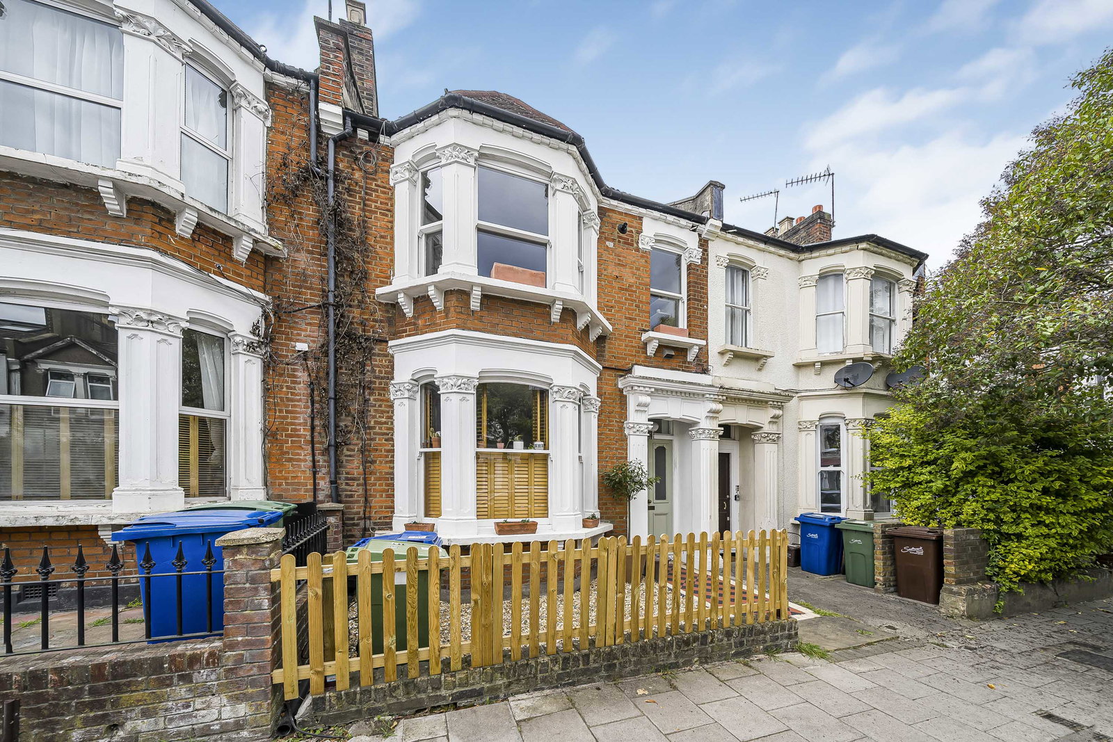 2 bed flat for sale in Ivydale Road, London 15