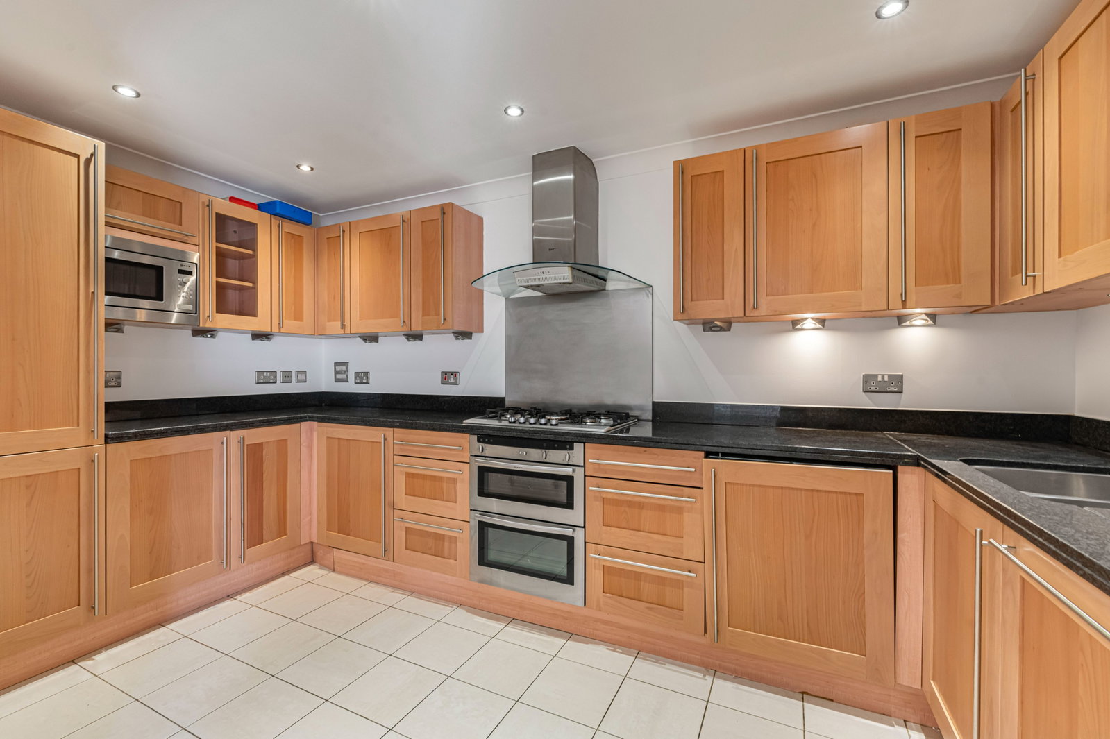 3 bed flat for sale in Westmoreland Road, Bromley 1