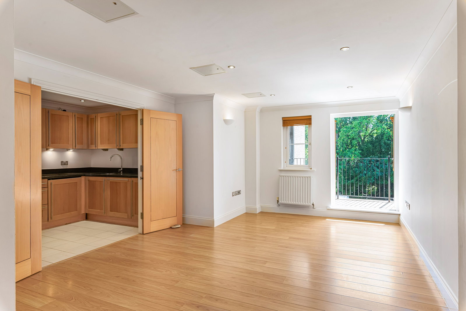 3 bed flat for sale in Westmoreland Road, Bromley  - Property Image 4