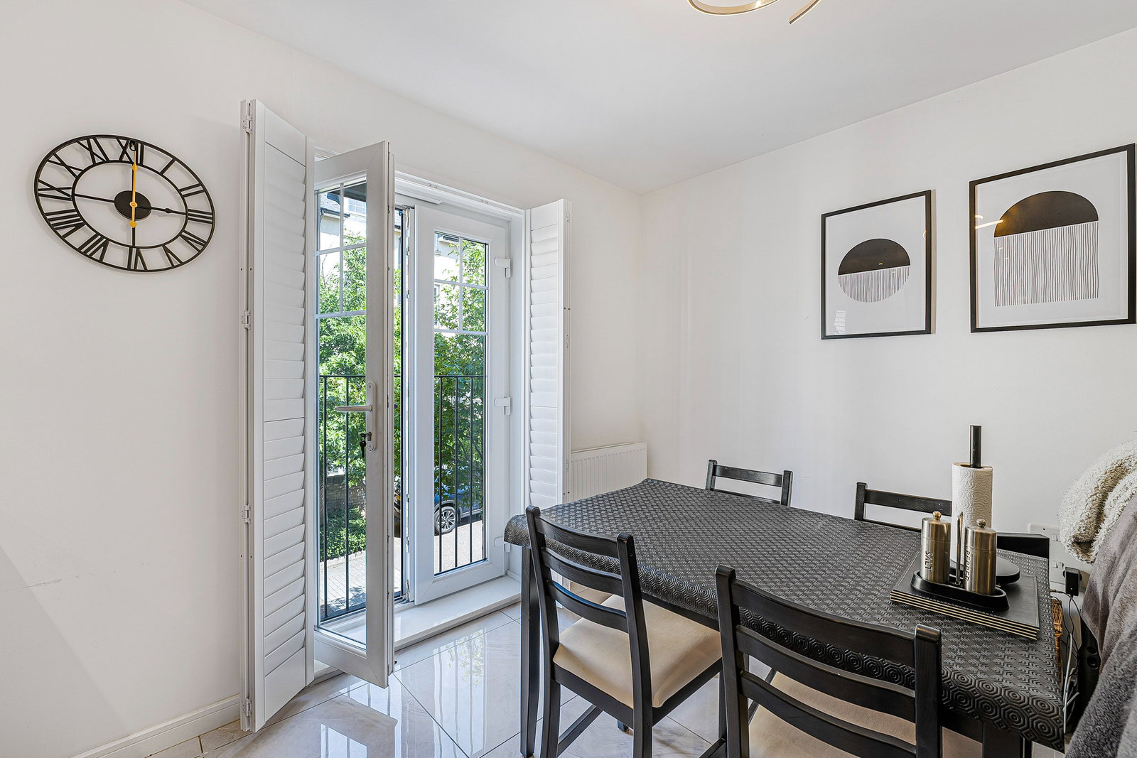 2 bed flat for sale in Renwick Drive, Bromley  - Property Image 6