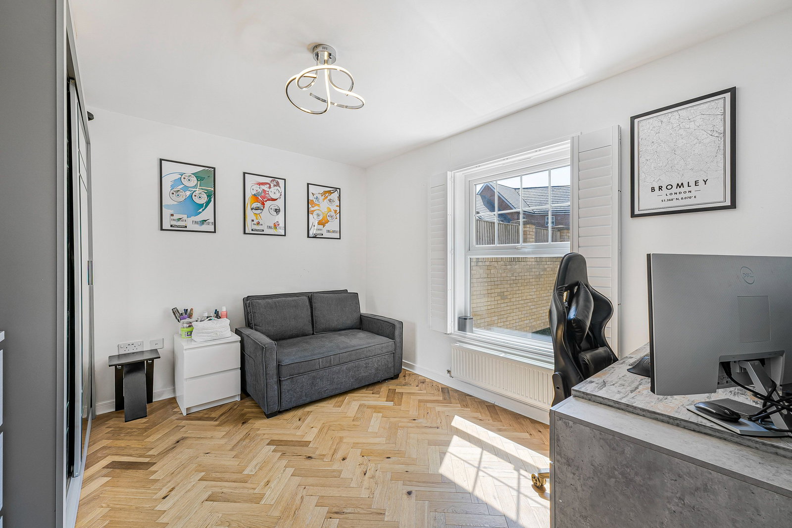 2 bed flat for sale in Renwick Drive, Bromley 6