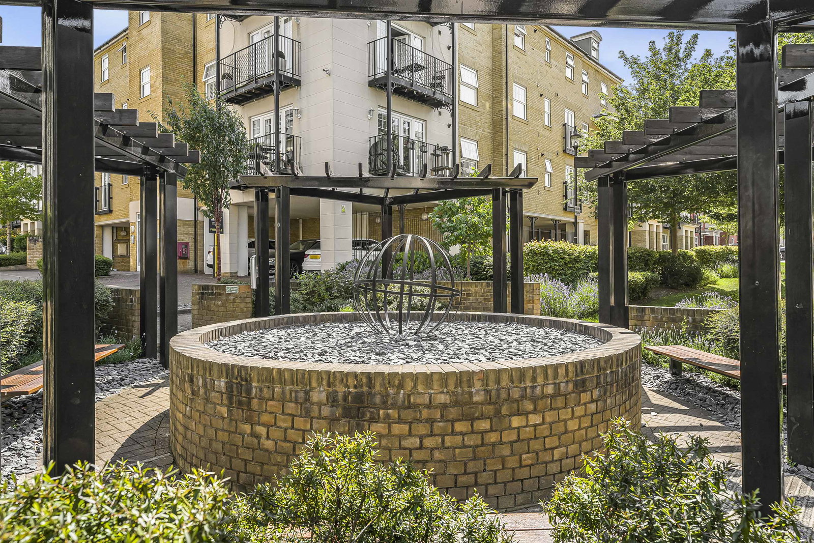 2 bed flat for sale in Renwick Drive, Bromley 1