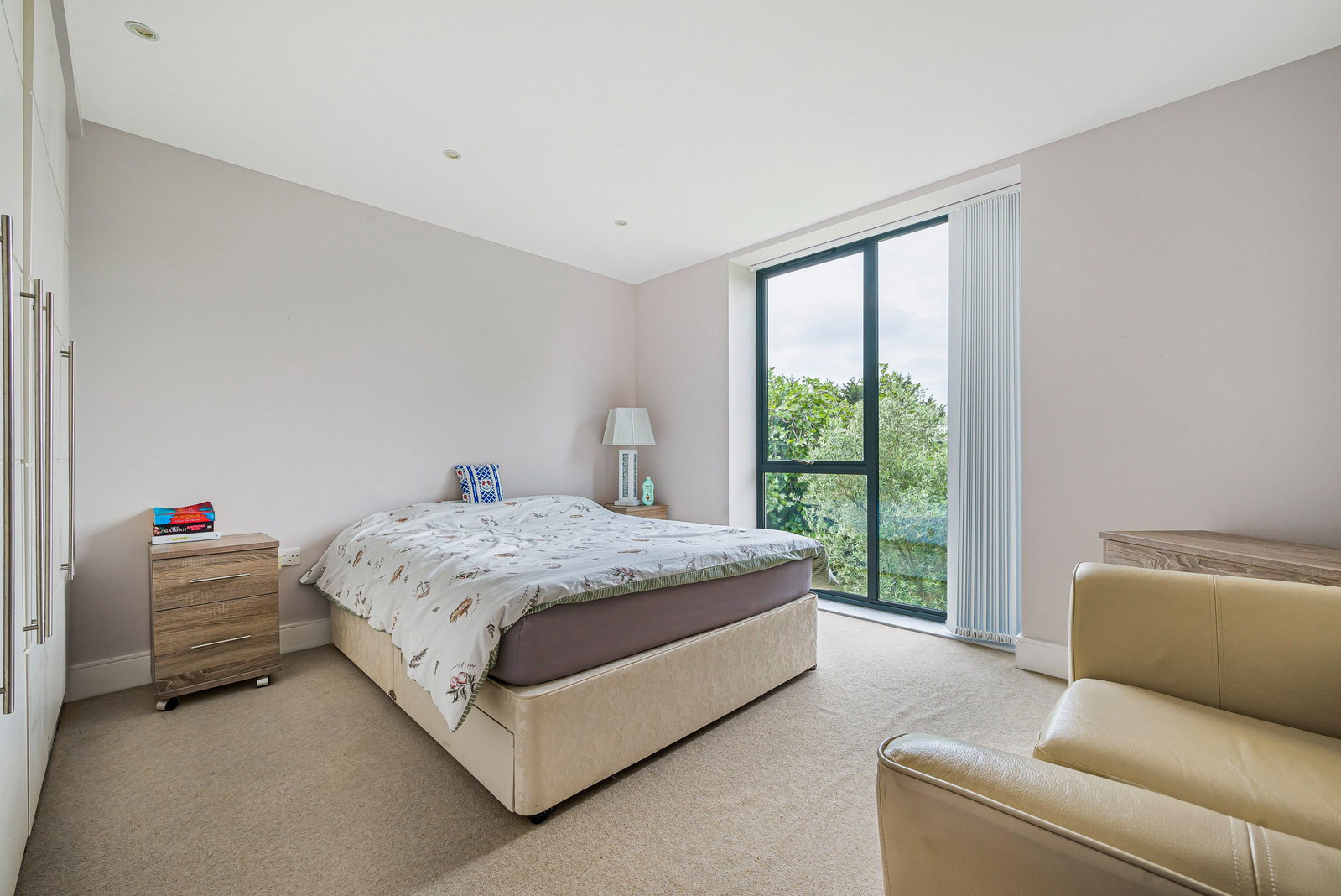 2 bed flat for sale in Albemarle Road, Beckenham 7