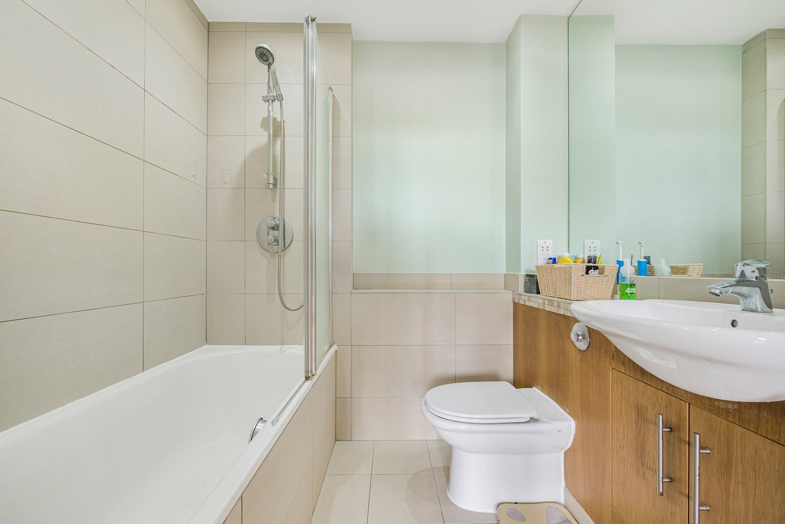 2 bed flat for sale in Albemarle Road, Beckenham 6