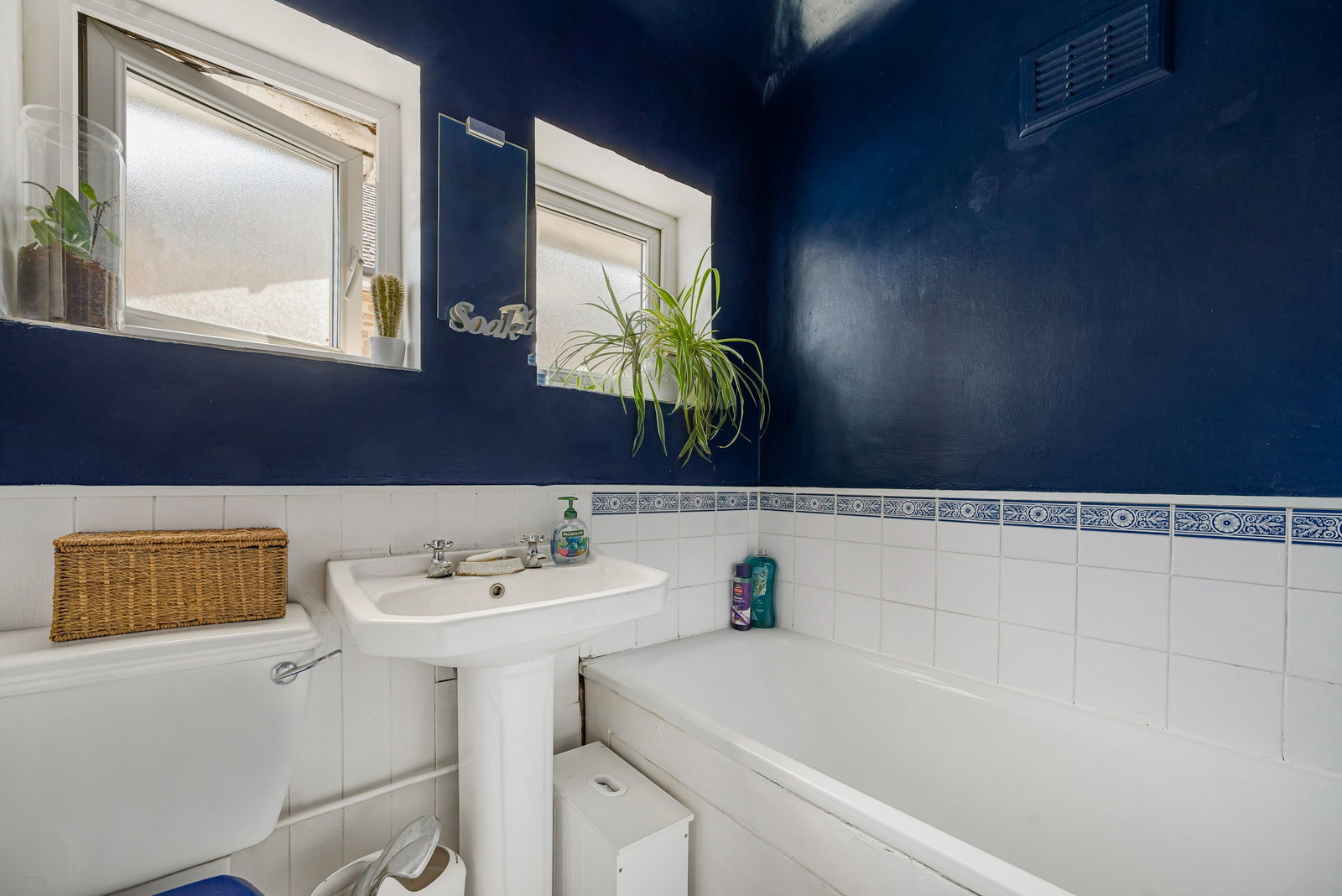 3 bed semi-detached house for sale in Alexander Close, Bromley 16