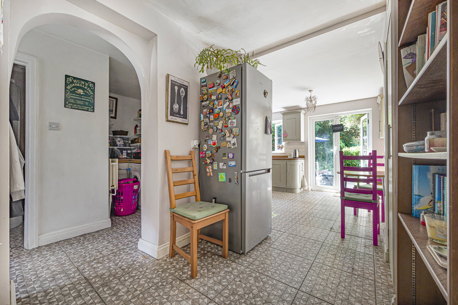 3 bed semi-detached house for sale in Alexander Close, Bromley  - Property Image 7