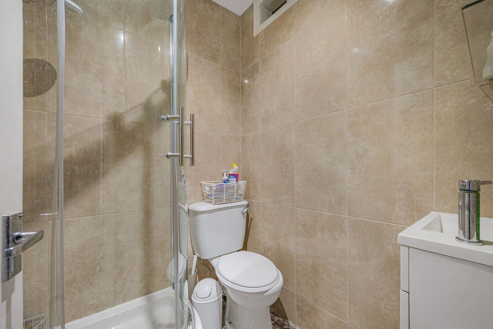 3 bed semi-detached house for sale in Alexander Close, Bromley 10