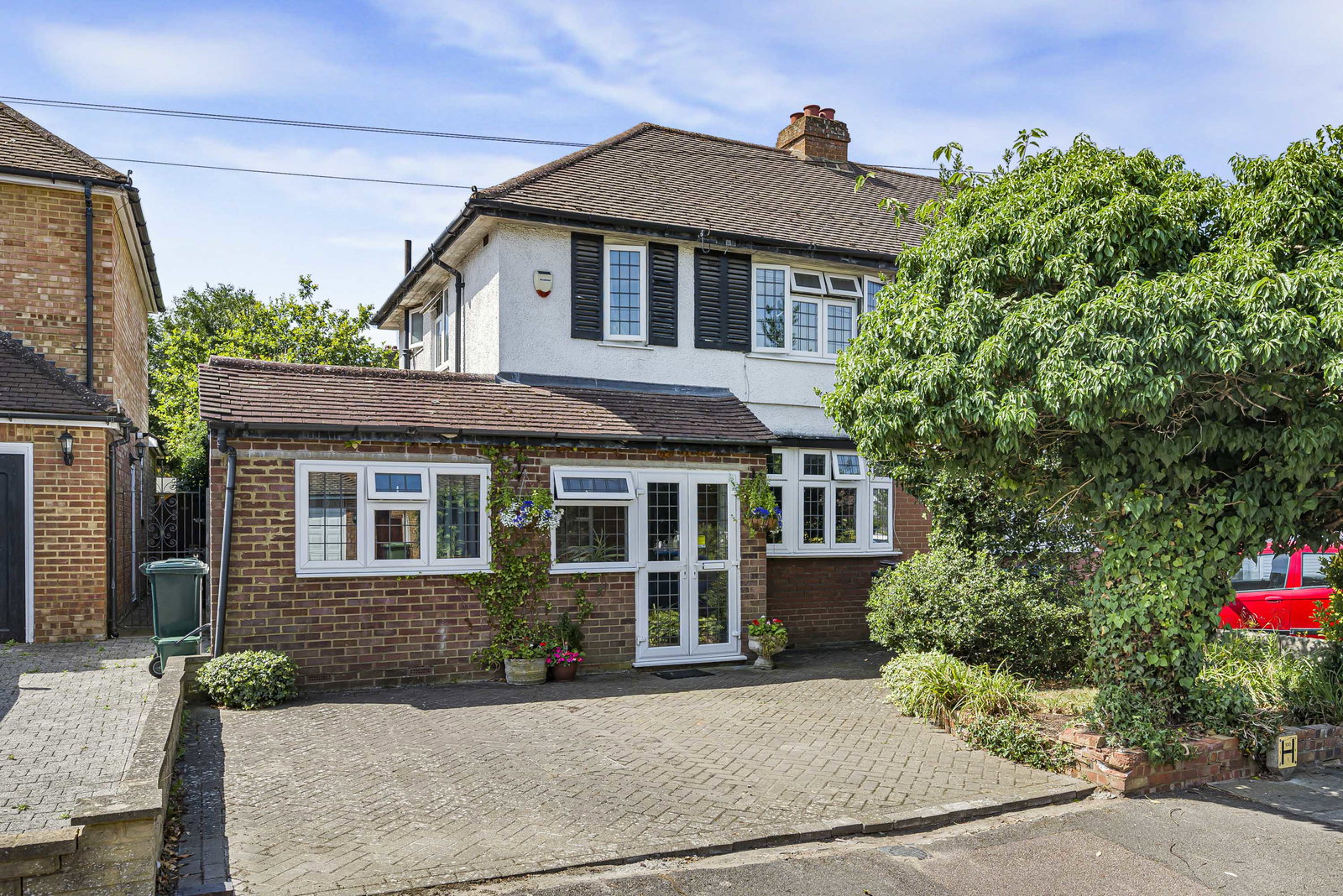 3 bed semi-detached house for sale in Alexander Close, Bromley - Property Image 1