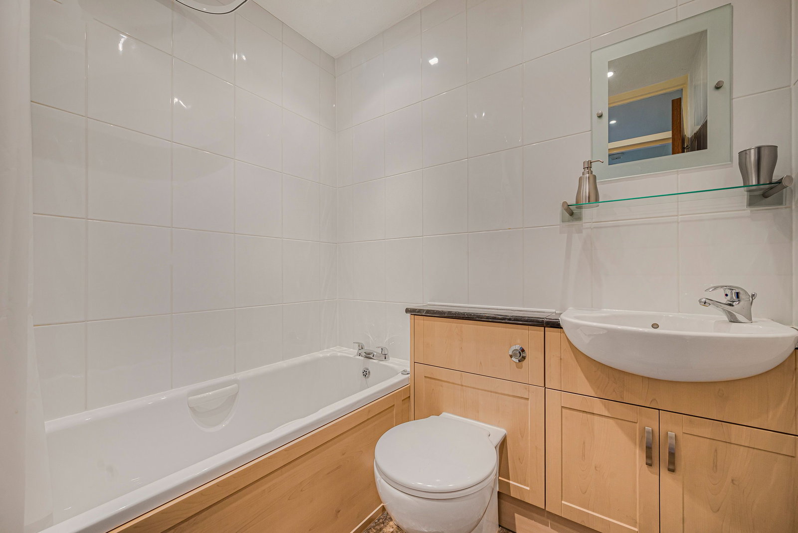 4 bed terraced house for sale in Rolvenden Gardens, Bromley  - Property Image 15