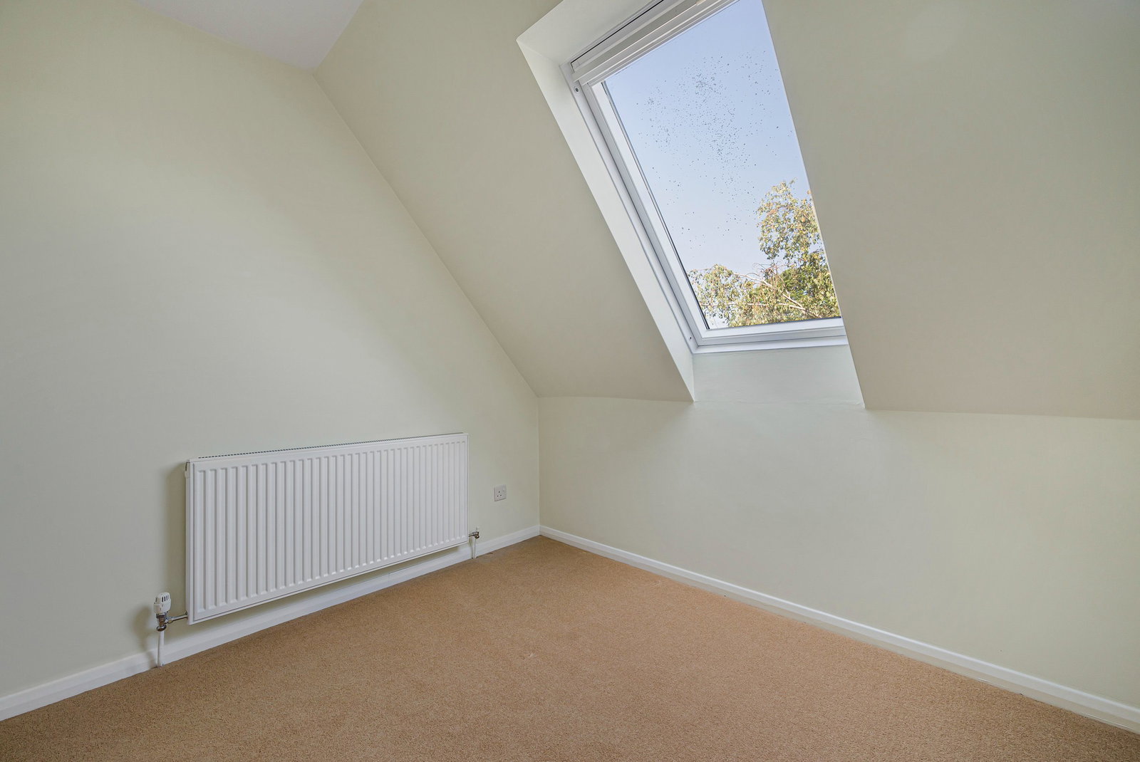 4 bed terraced house for sale in Rolvenden Gardens, Bromley 13