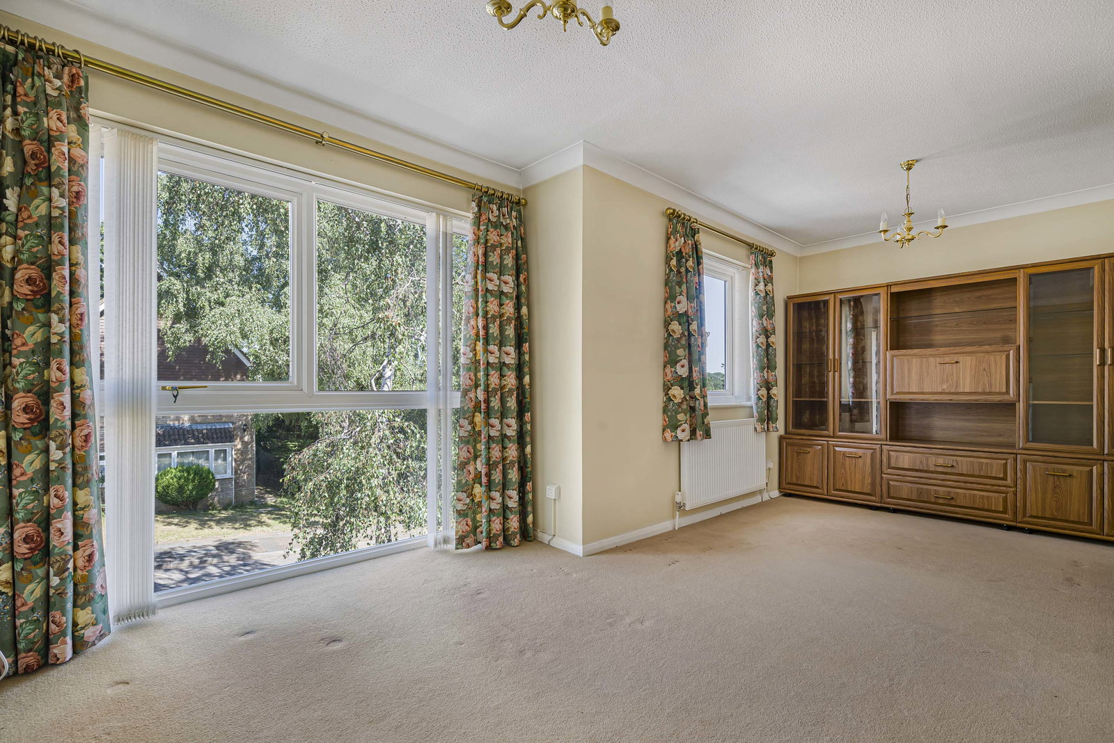 4 bed terraced house for sale in Rolvenden Gardens, Bromley 7