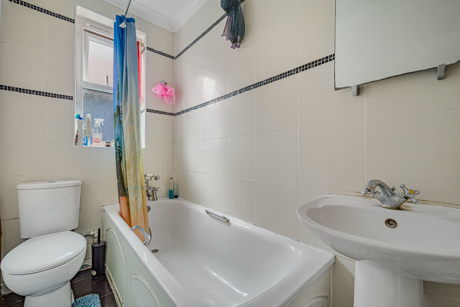 2 bed end of terrace house for sale in Addison Road, Bromley 7
