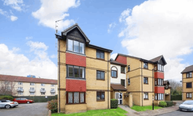Studio flat to rent in Sterling Gardens, London - Property Image 1