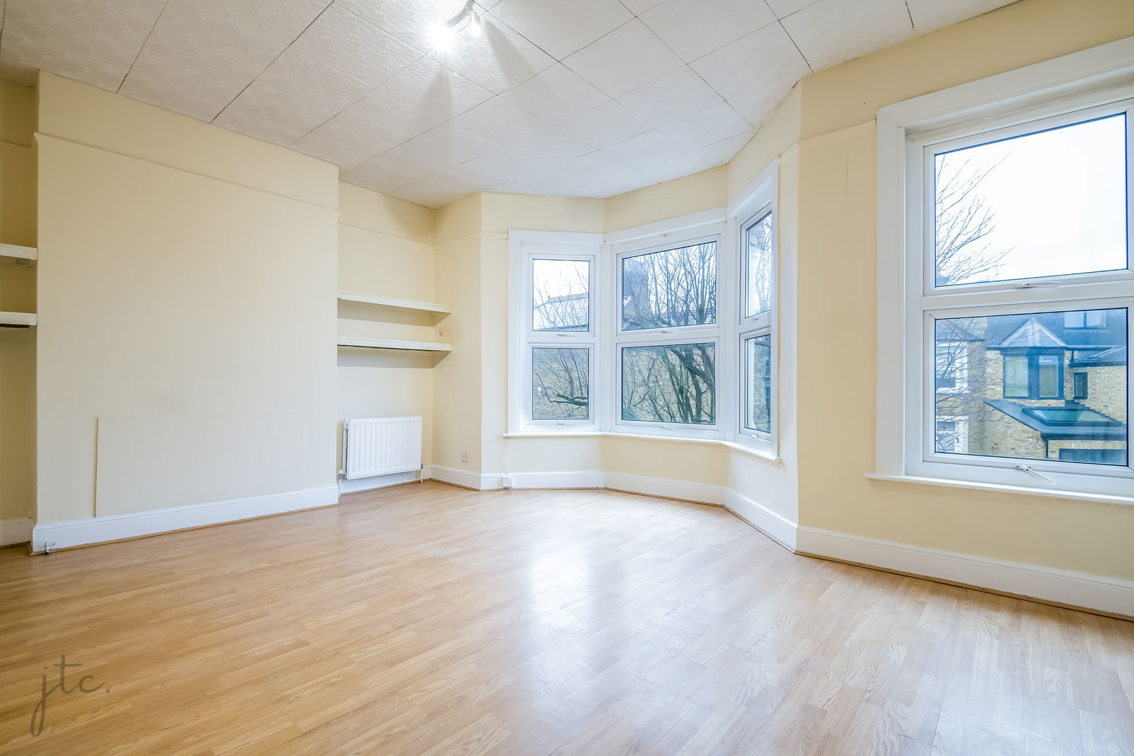2 bed flat to rent in Aspinall Road, London  - Property Image 2