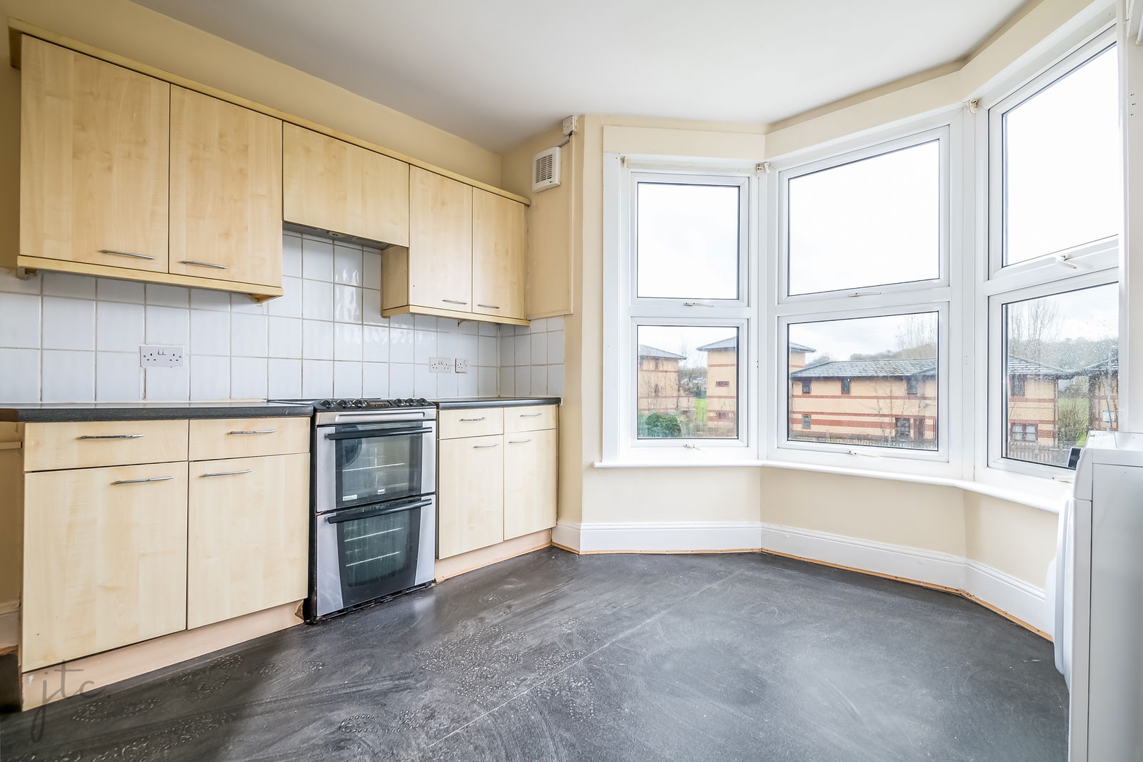 2 bed flat to rent in Aspinall Road, London 3
