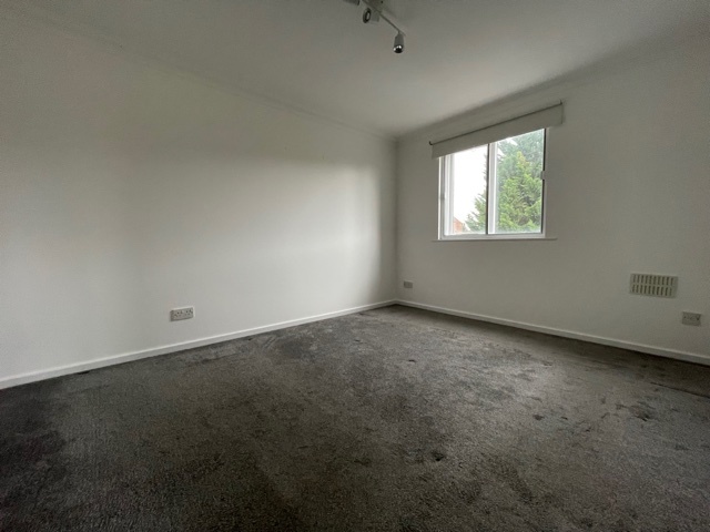 1 bed flat to rent in Beacon Gate, London 4