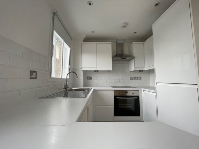 1 bed flat to rent in Beacon Gate, London 1