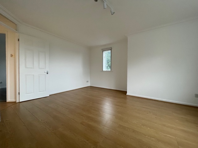 1 bed flat to rent in Beacon Gate, London  - Property Image 3