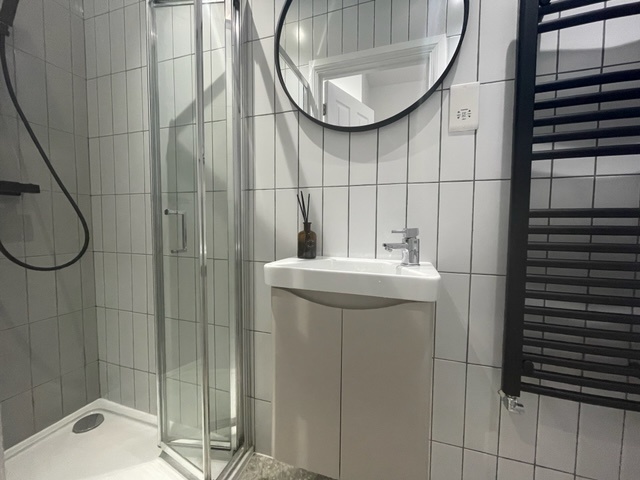 1 bed house share to rent in Torridon Road, London 4