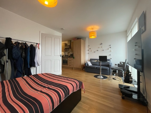 Studio flat to rent in Lewisham High Street, London  - Property Image 2