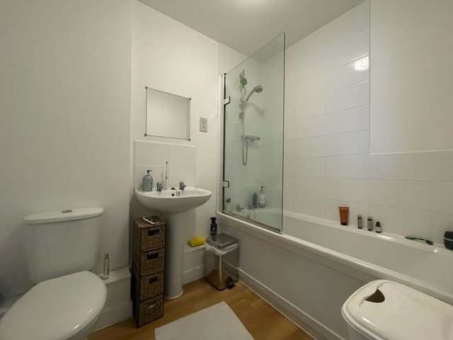 Studio flat to rent in Lewisham High Street, London  - Property Image 4