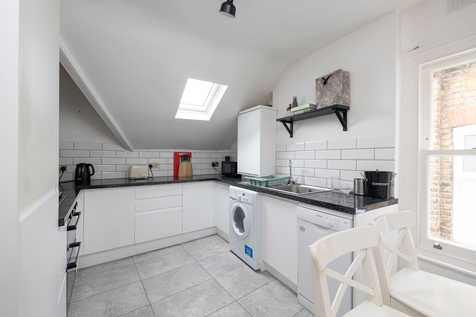 2 bed flat to rent in Alexandra Drive, London 1