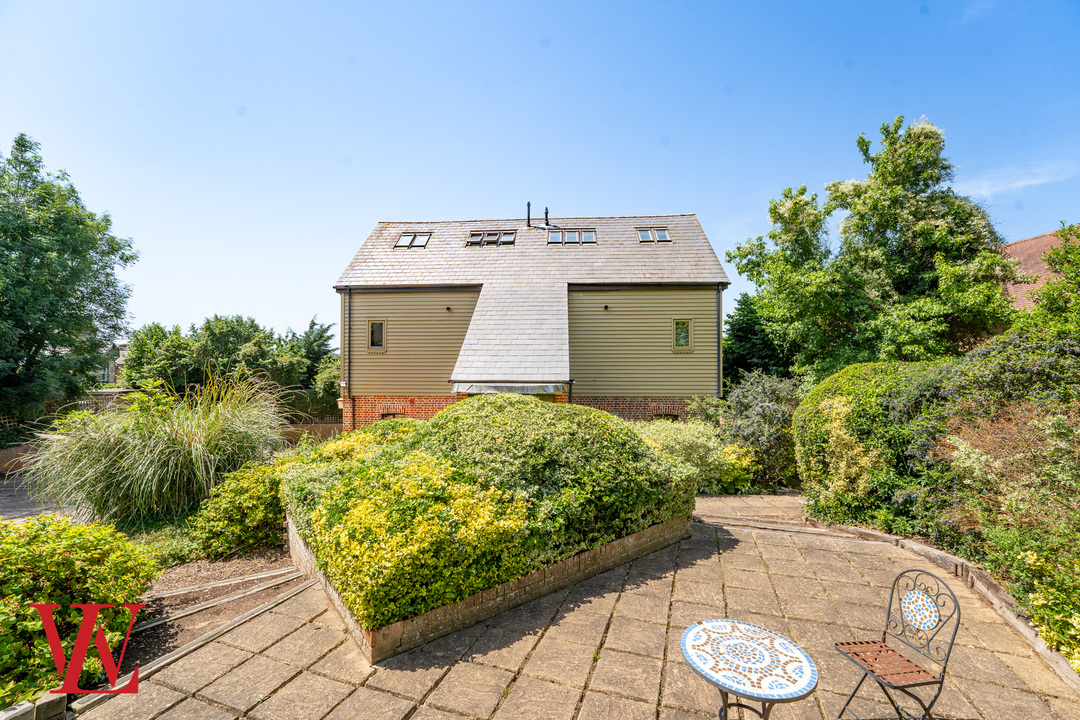 2 bed apartment for sale in Percival Court, Stansted Road, Bishop's Stortford, Hertfordshire 16