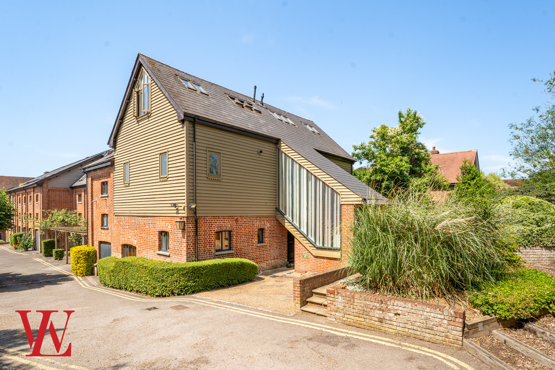 2 bed apartment for sale in Percival Court, Stansted Road, Bishop's Stortford, Hertfordshire  - Property Image 1