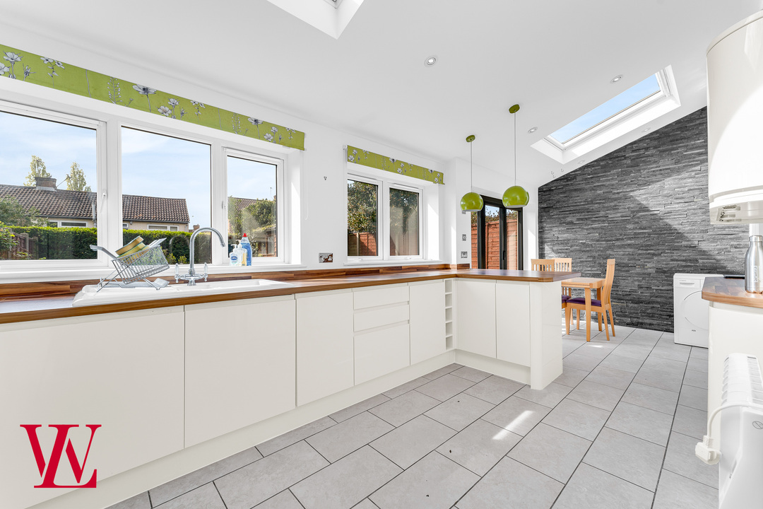 3 bed semi-detached house for sale in Robinson Close, Bishop's Stortford, Hertfordshire  - Property Image 4