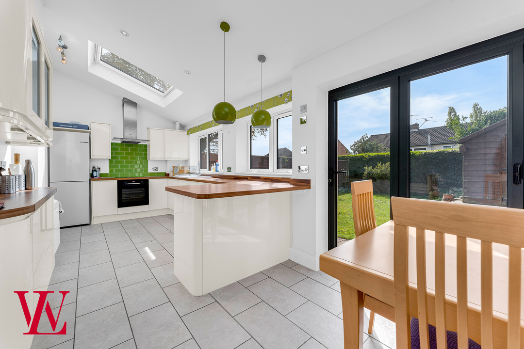 3 bed semi-detached house for sale in Robinson Close, Bishop's Stortford, Hertfordshire 1