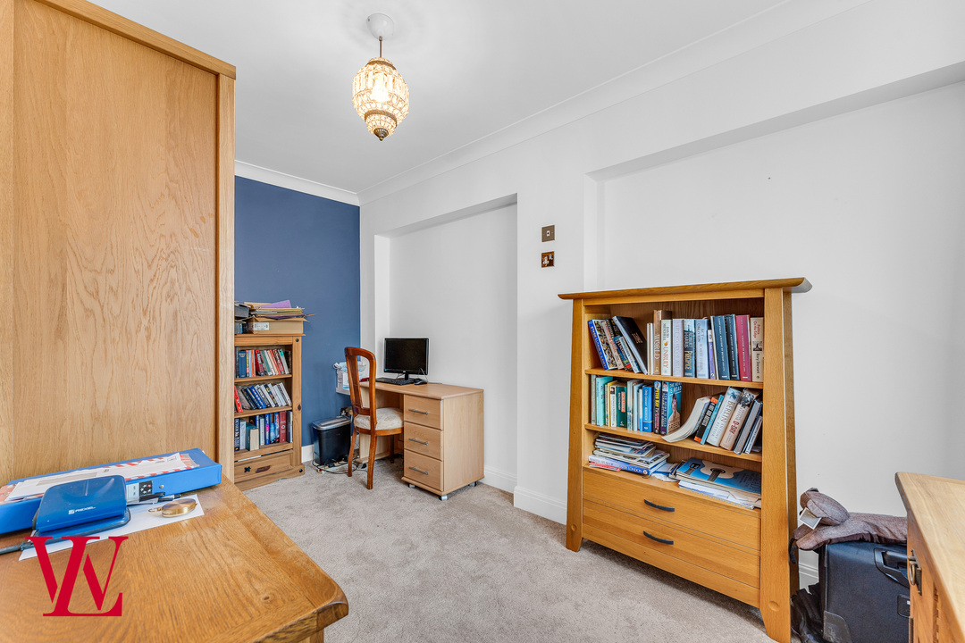 3 bed semi-detached house for sale in Robinson Close, Bishop's Stortford, Hertfordshire 10