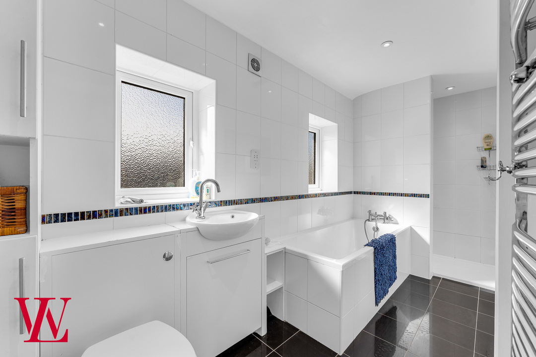 3 bed semi-detached house for sale in Robinson Close, Bishop's Stortford, Hertfordshire 15