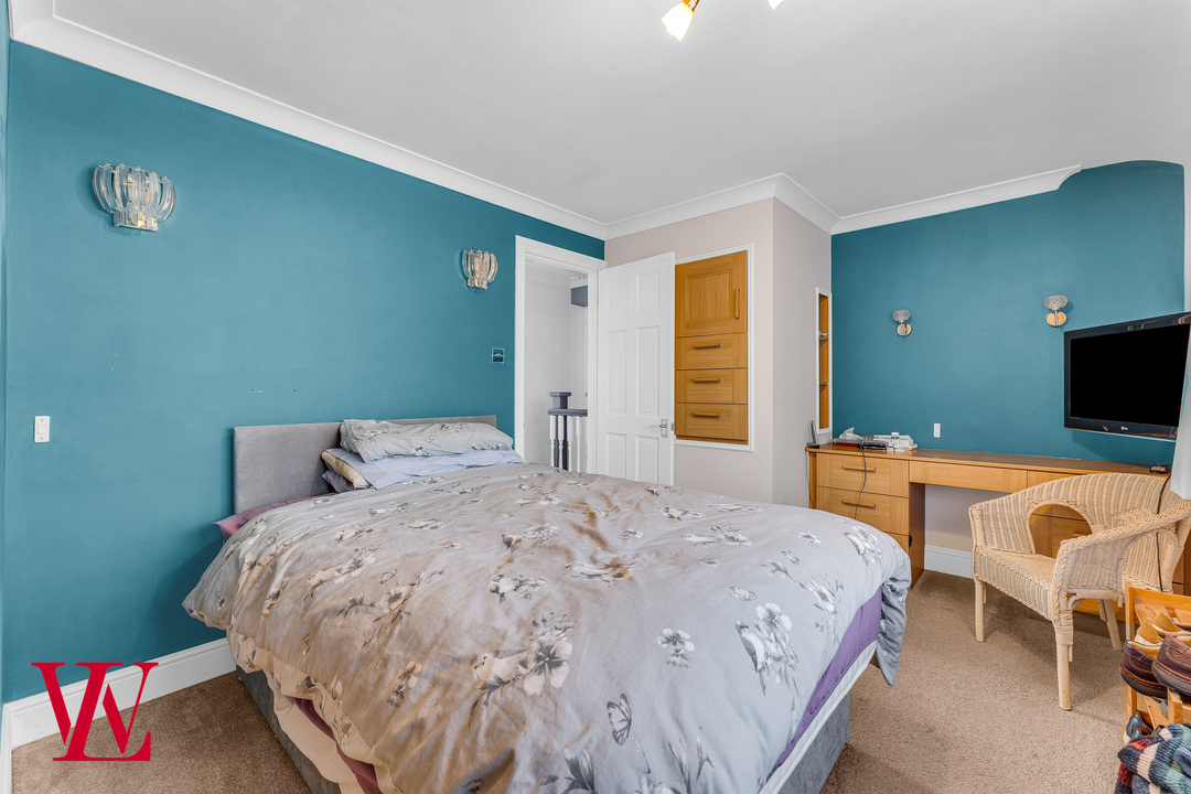 3 bed semi-detached house for sale in Robinson Close, Bishop's Stortford, Hertfordshire  - Property Image 13