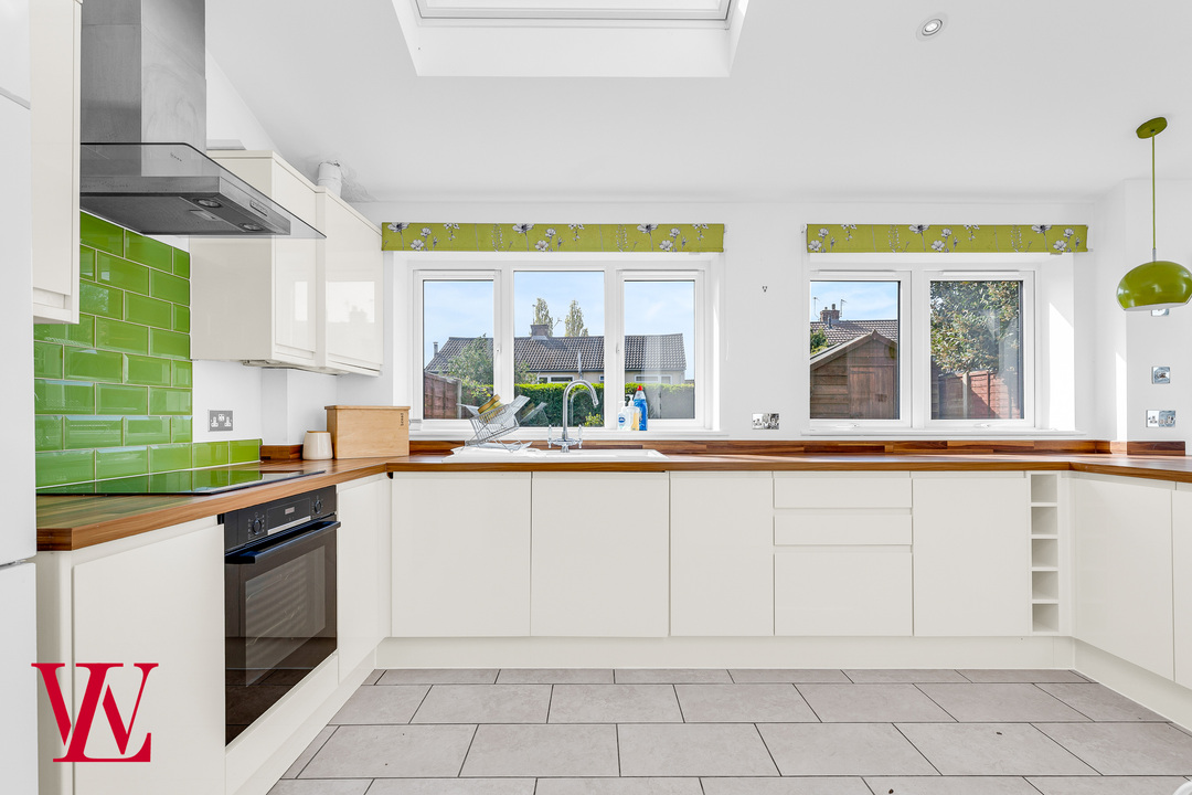 3 bed semi-detached house for sale in Robinson Close, Bishop's Stortford, Hertfordshire 5