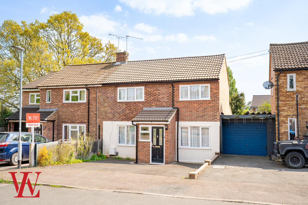 3 bed semi-detached house for sale in Robinson Close, Bishop's Stortford, Hertfordshire - Property Image 1