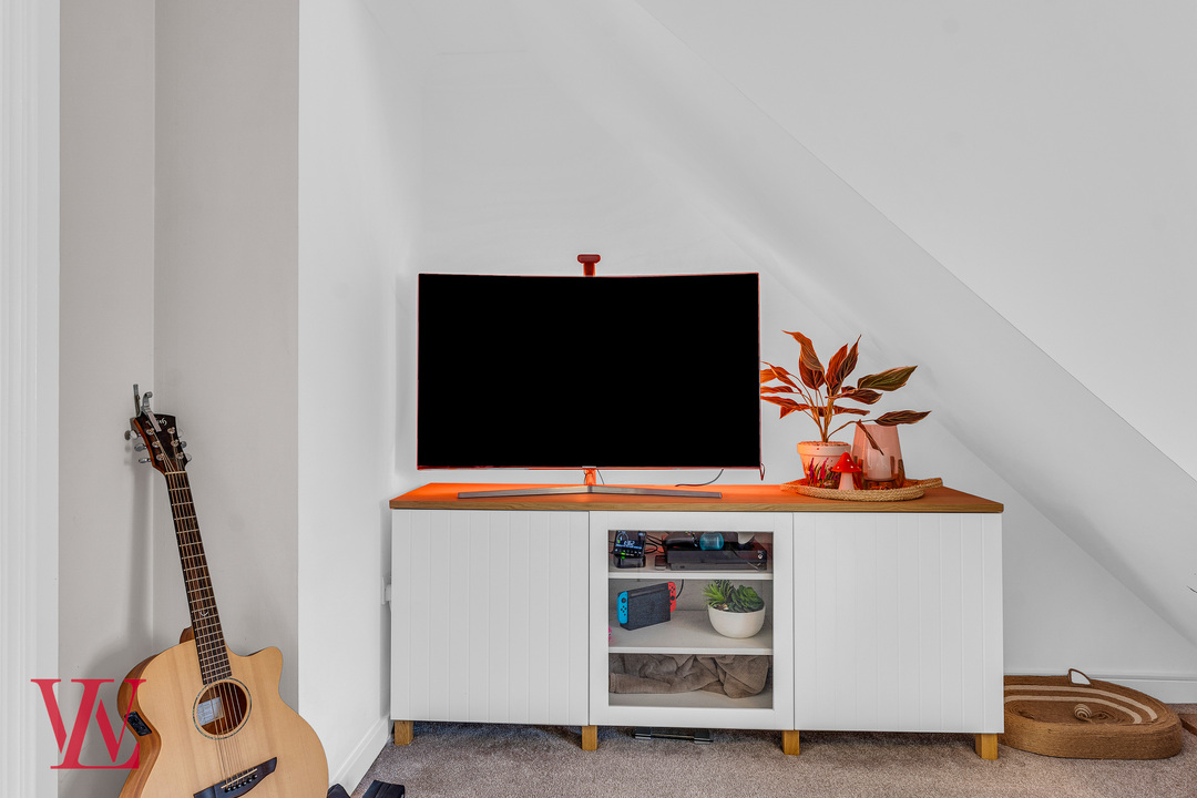 3 bed semi-detached house for sale in Carters Drive, Stansted, Essex  - Property Image 10